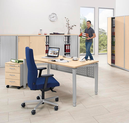 Manueel hoogteverstelbare bureau • Concept Line • 4-poots