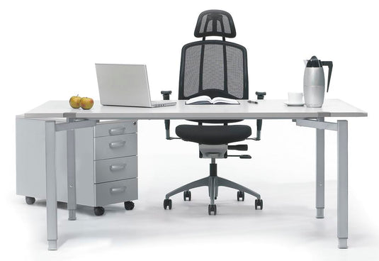 Manueel hoogteverstelbare bureau • Concept Line • 4-poots